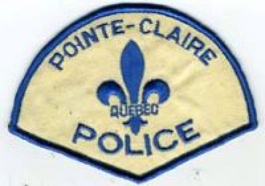 Полициейские Pointe-Claire ищут владельца бриллиантового кольца, найденного больше года назад  у дверей участка