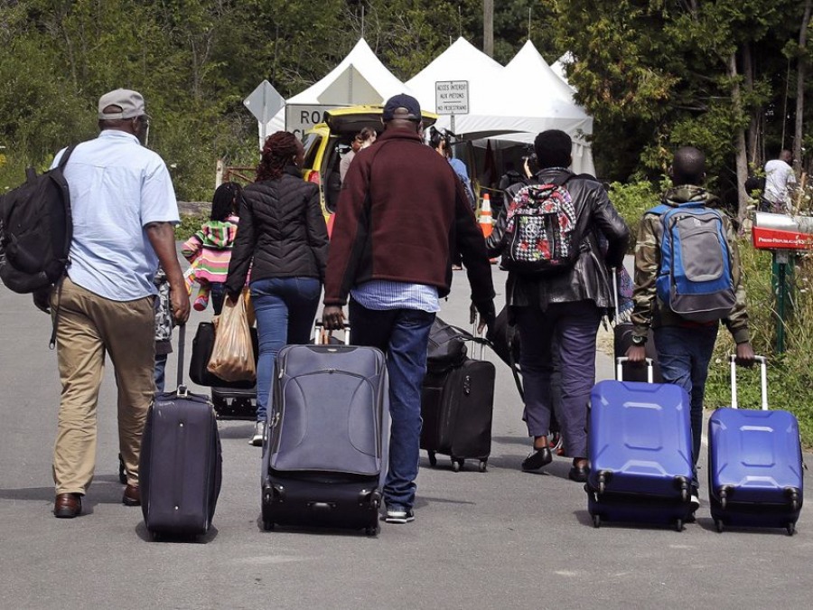 Жители Квебека, проживающие на границе с США,  получат право на выплаты 