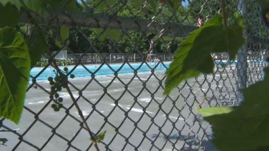Монреаль заменит ограждения вокруг городских бассейнов 