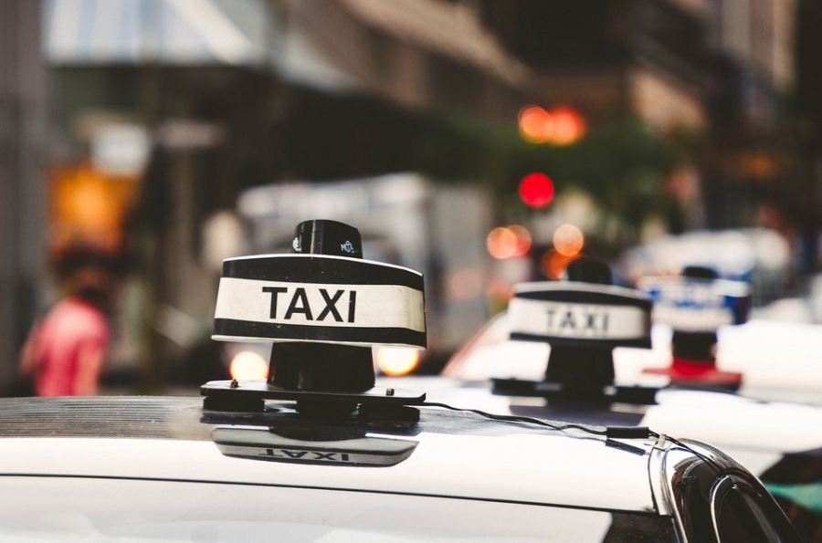Министр транспорта реформирует индустрию такси