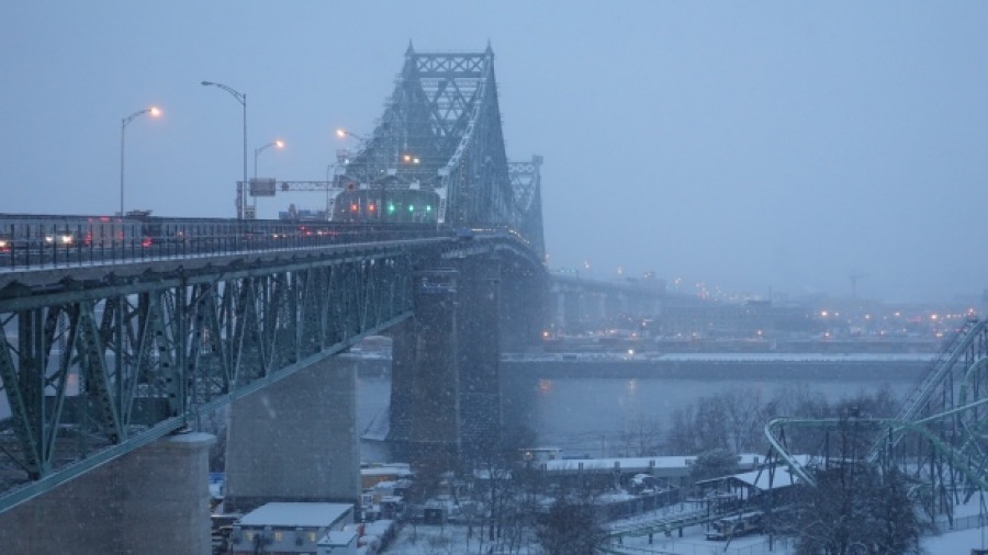  Мост от снега очистят, но велосипедистов не пустят