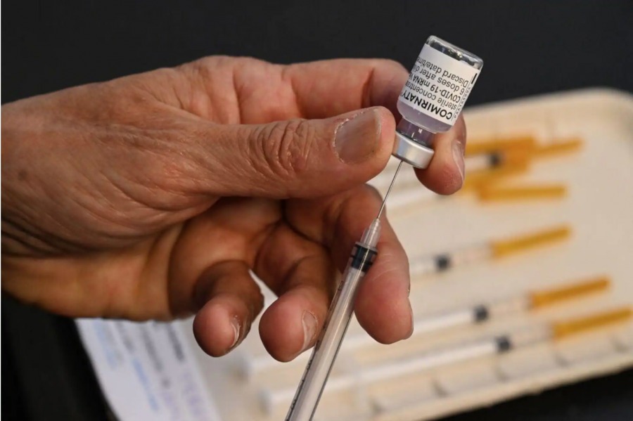 Pfizer заговорил о необходимости третьей дозы и ежегодной вакцинации