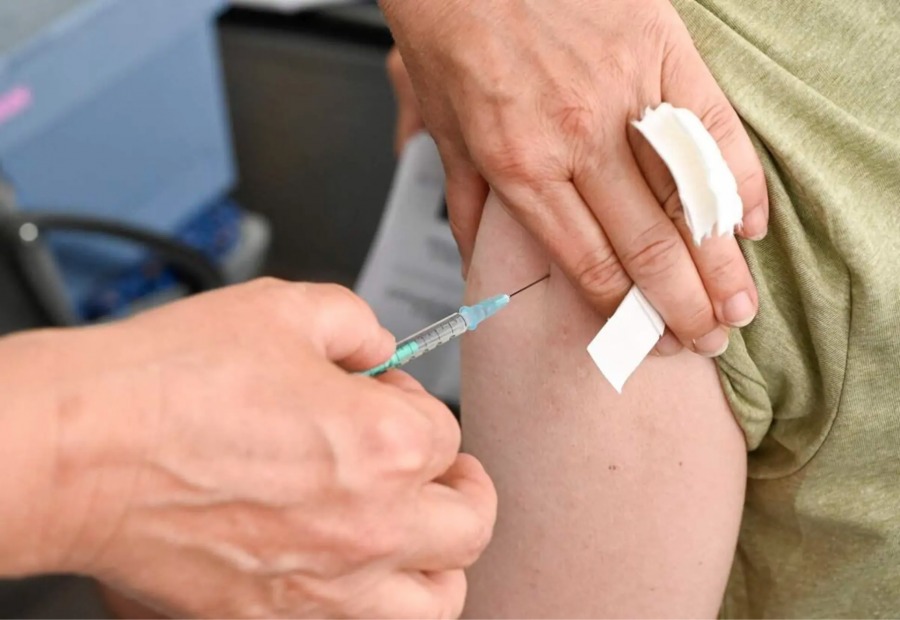 Германия начинает перевакцинацию и вакцинацию третьей дозой с 1 сентября, и только mRNK вакцинами
